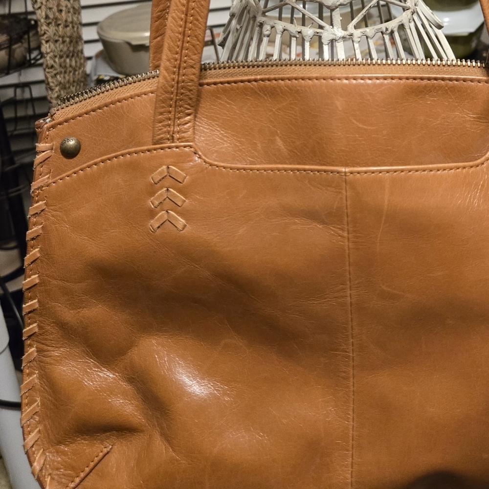 HOBO Tan Leather Shoulder Bag - Picture 3 of 13